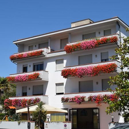 Orchidea Marina Aparthotel Tirrenia Luaran gambar